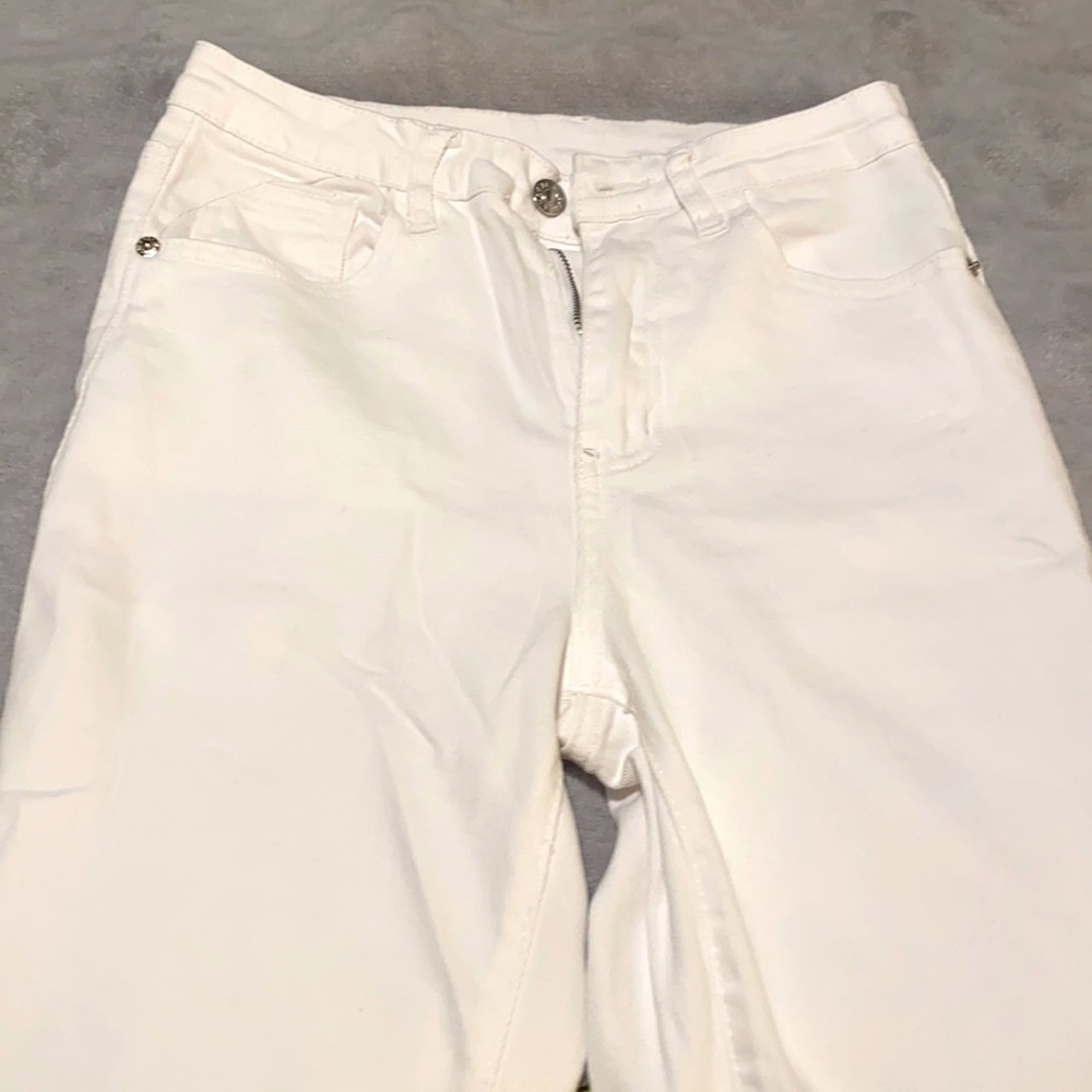 Curvy distressed skinny jeans
